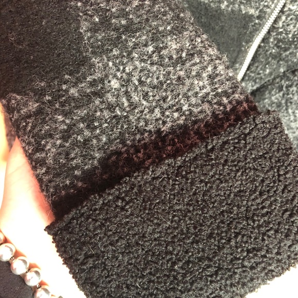 BCBG COAT - Picture 2 of 4